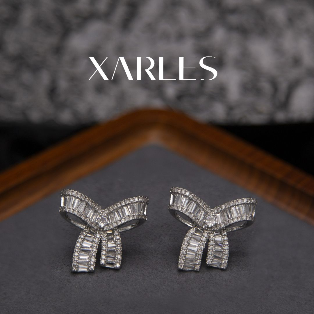 XARLES 铜合金耳饰  萃-蝴蝶结满镶排列立体银色耳环21733