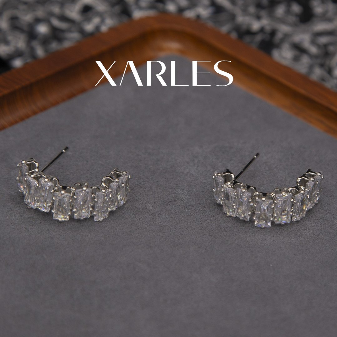 XARLES 铜合金合成锆石耳饰  元-长方锆排列满锆C形银色耳环00333