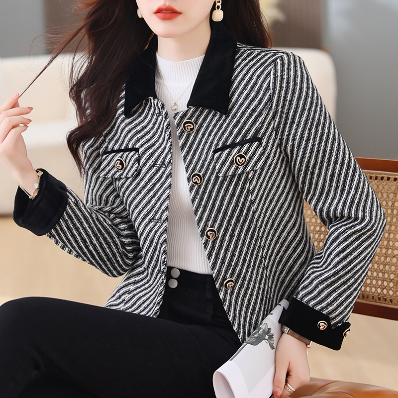 小香风外套女春秋2023新款法式高级感气质名媛粗花呢短款西装上衣