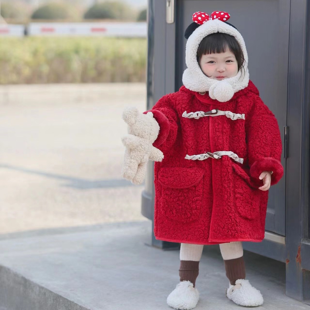 RY2785女童加绒加厚毛毛衣宽松连帽牛角扣毛绒外套