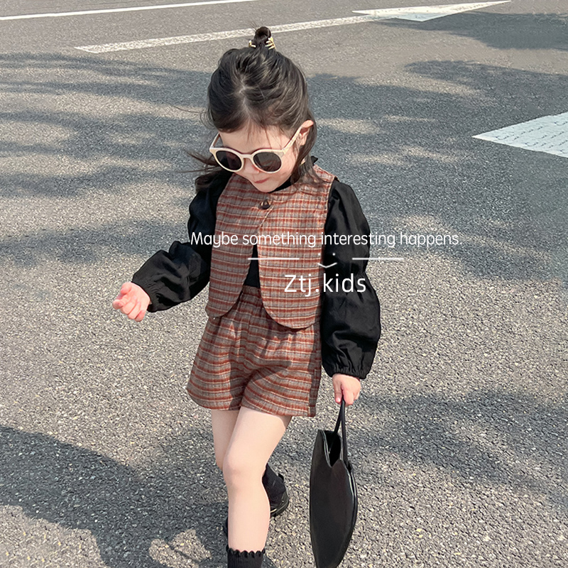 RT2898女童复古套装春秋宫廷风格子马甲短裤套装潮