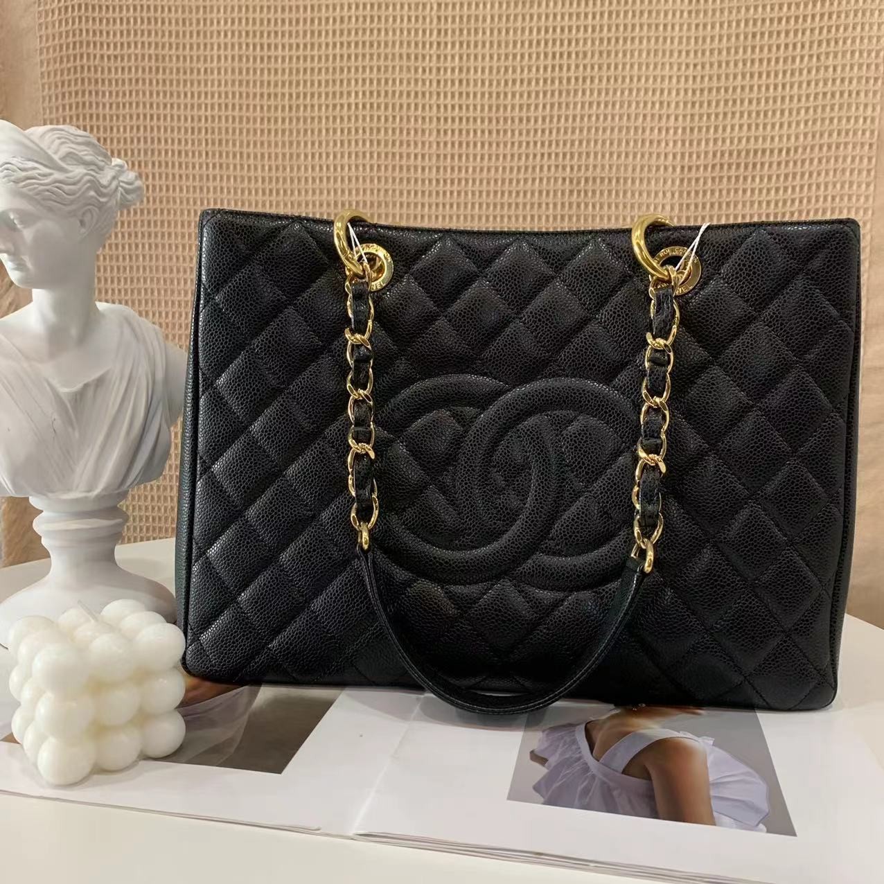99新 Chanel/香奈儿 chanel gst中号包牛皮黑金单肩/无公价/严选