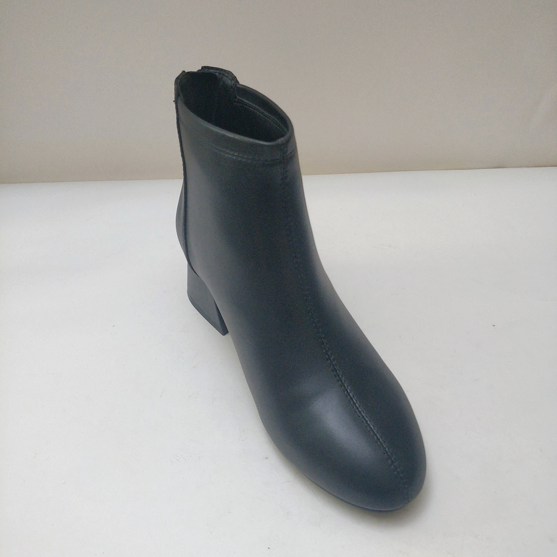 正常尺码 时装女靴 短靴  G8637-1701 黑色