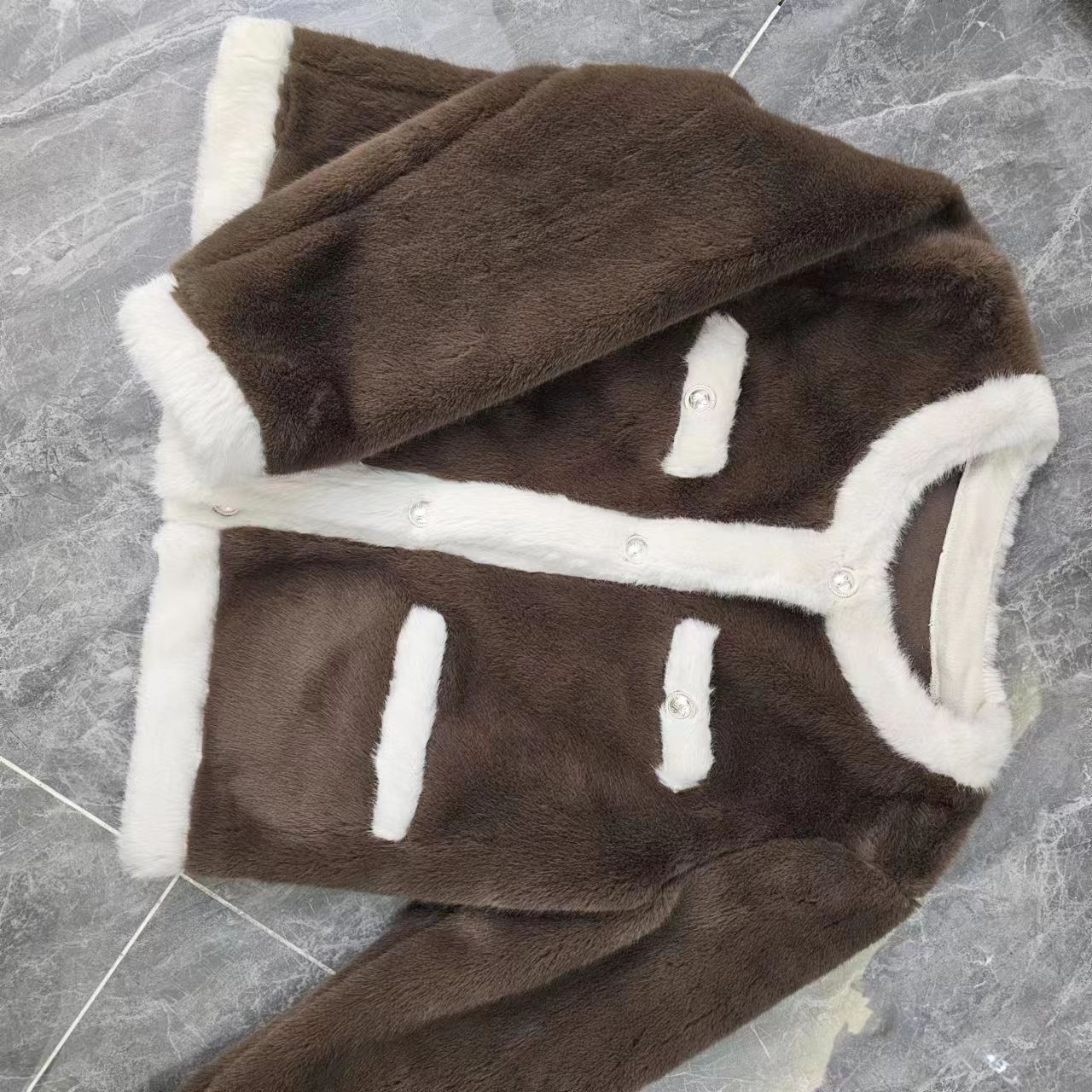 （叶子服饰）冬季新款毛毛外套3026