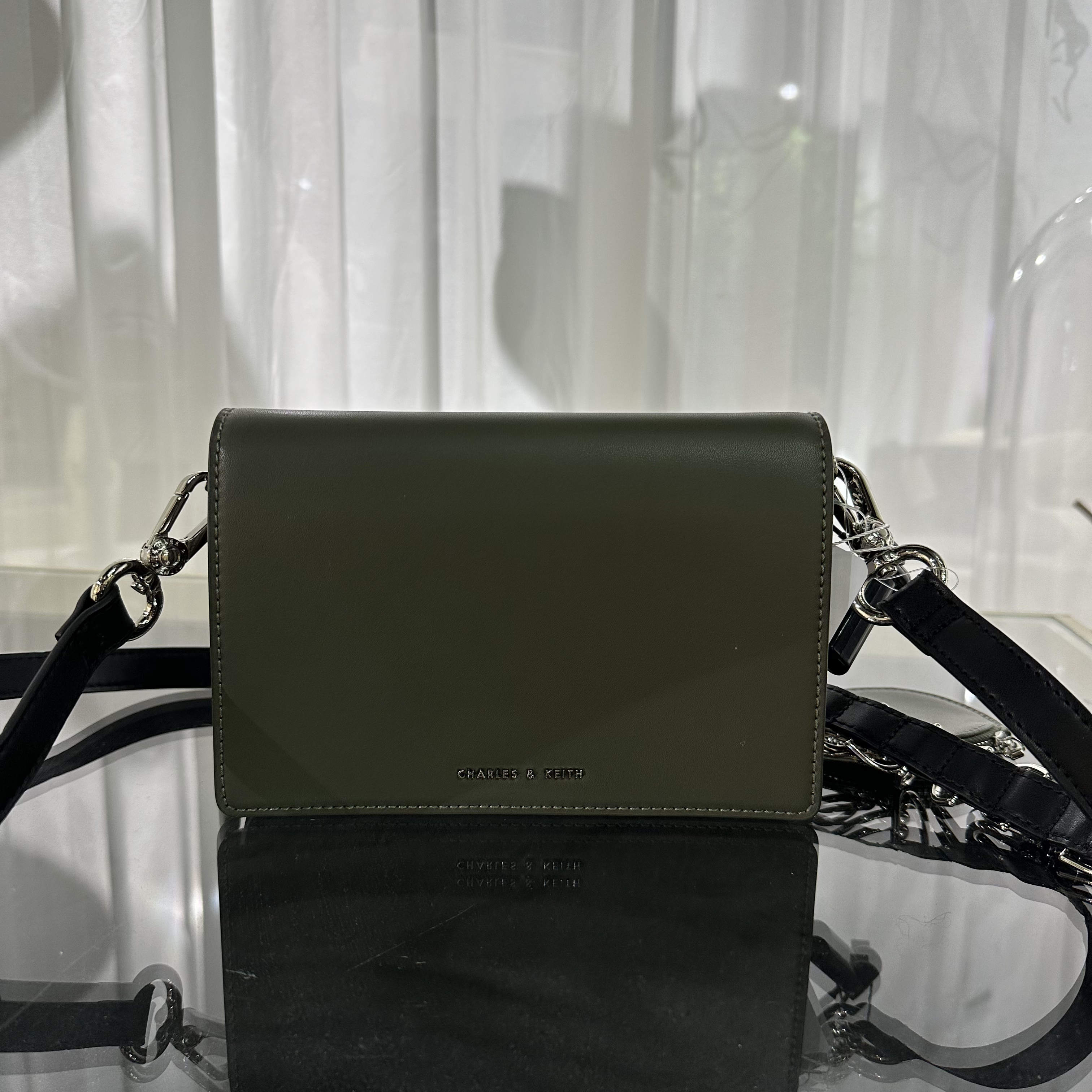 全新未使用  军绿色斜挎包/03745/姐妹花
