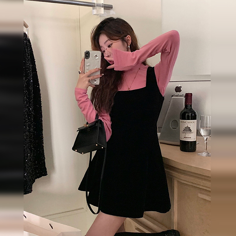 高级感慵懒风黑色连衣裙女早春款小众内搭裙子修身显瘦短裙G962