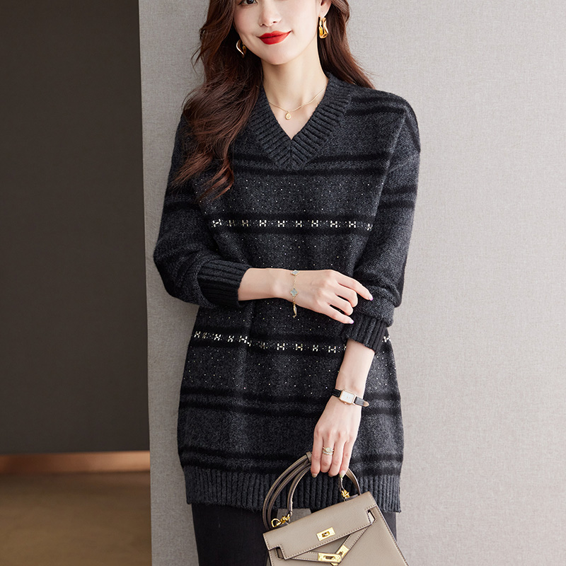 V领打底衫宽松外穿慵懒风高级毛衣秋冬新款女装特大码mm胖潮上衣