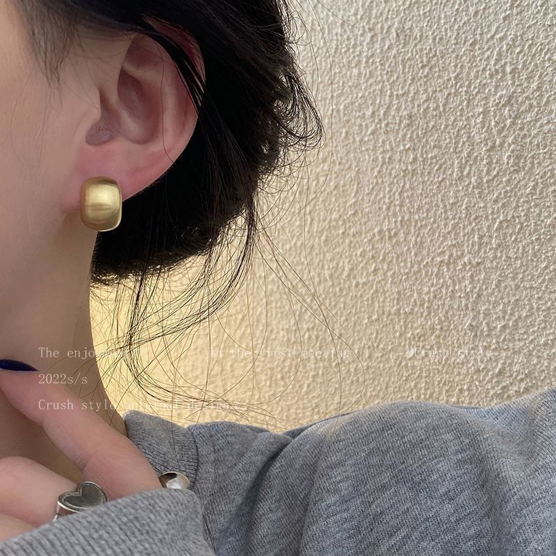 拉丝不规则金属耳钉女港风小众轻奢设计气质耳环简约百搭个性耳饰