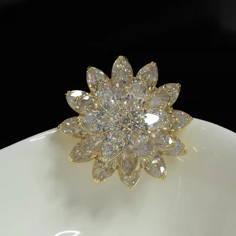 合金胸针 A804花朵锆石三层水晶大衣毛衣外套裙子装饰纽扣皮扣子