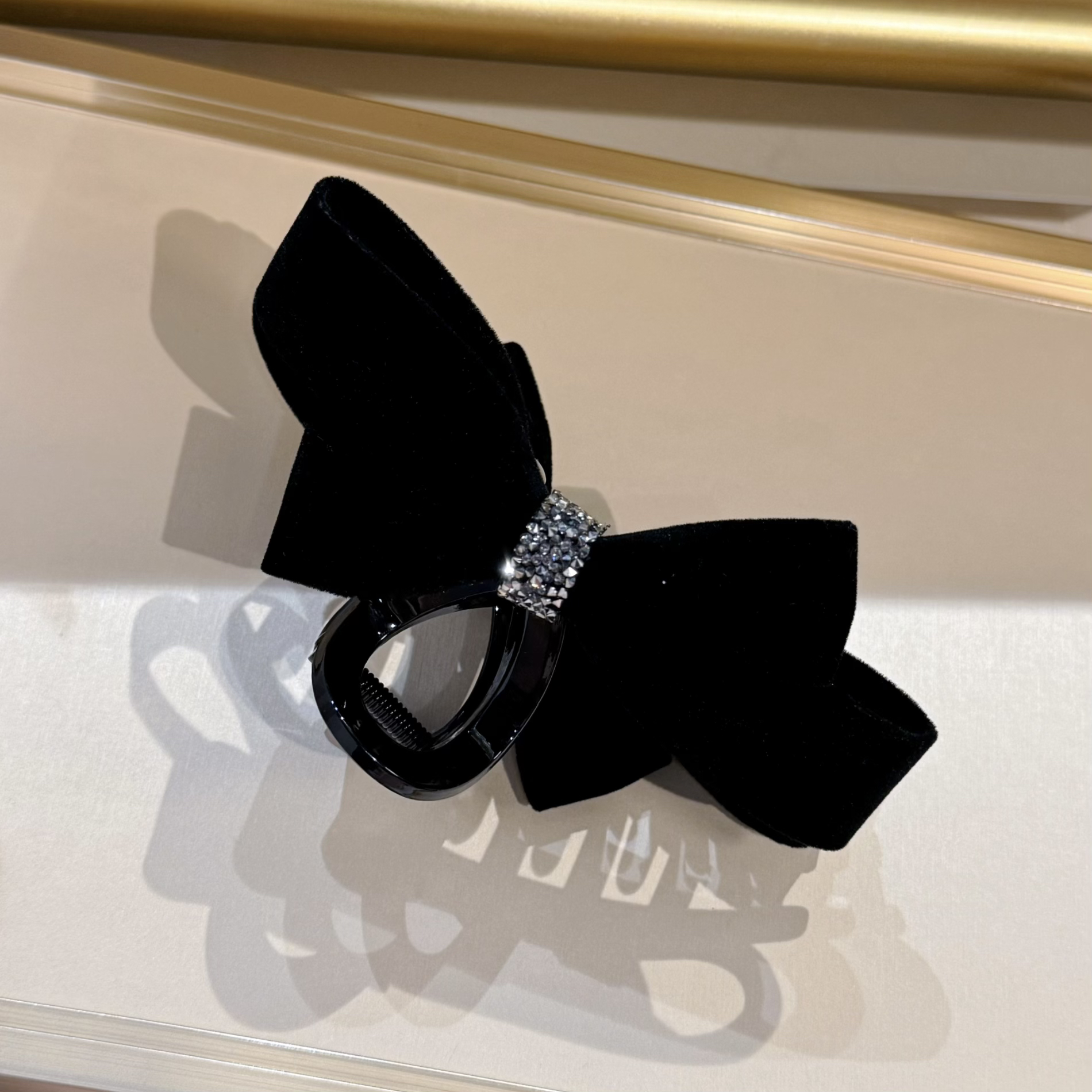 杨杨babytime在逃公主-黑丝绒砂糖蝴蝶结抓夹一字顶夹鲨鱼夹