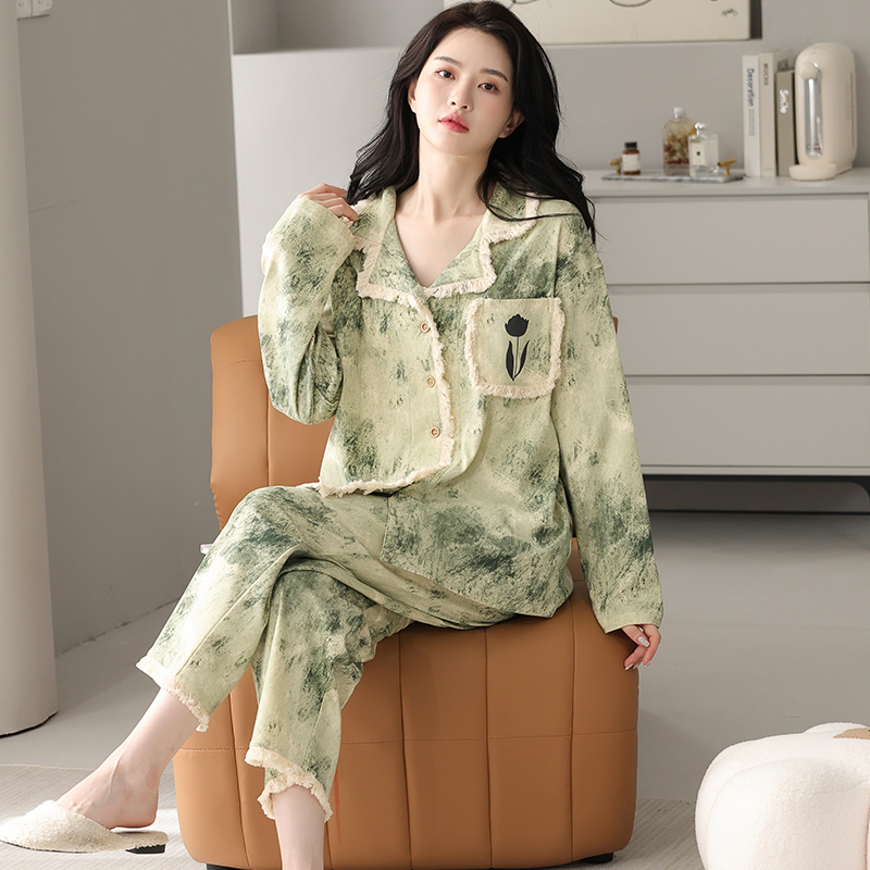 【绿荫】2023春秋季新款清冷感缎面睡衣女长袖宽松开衫家居服带胸垫