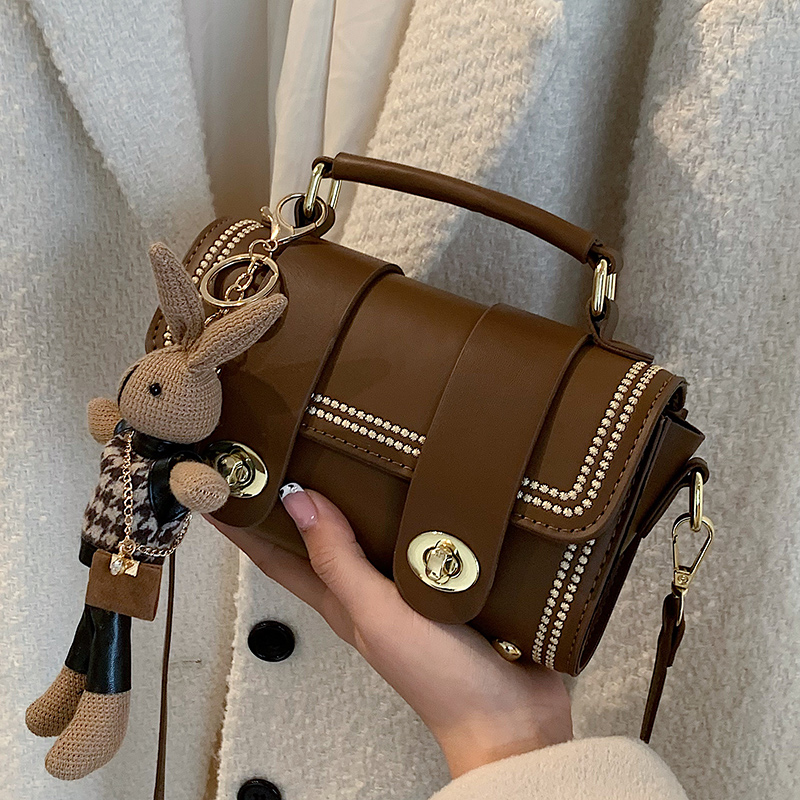 今年流行小包包秋冬女包2022新款时尚小众斜挎包爆款质感手提小包