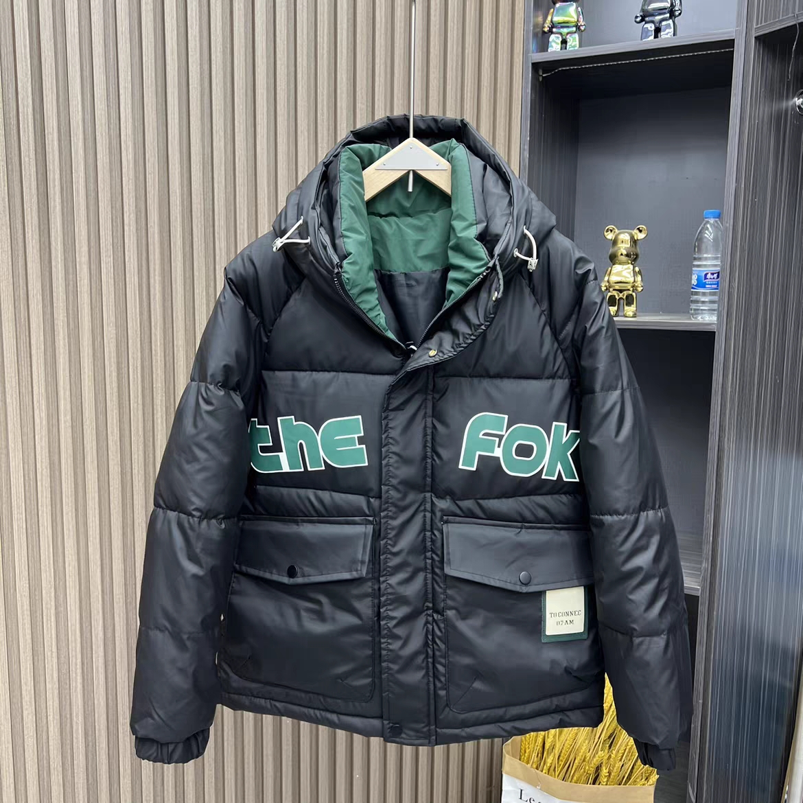3186 冬季时尚男士连帽羽绒服贴布绣
