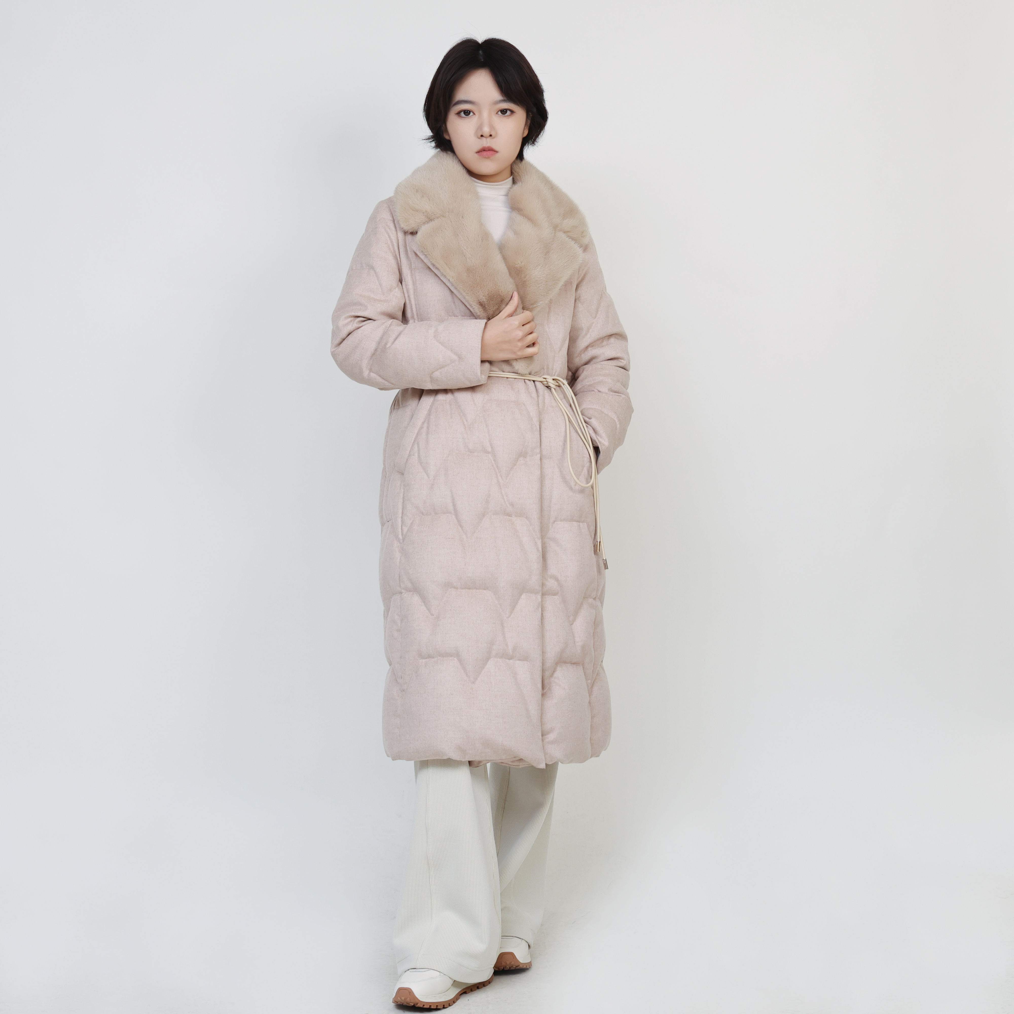 AYC22446-004 女款冬季羊毛配95白鹅长款羽绒服