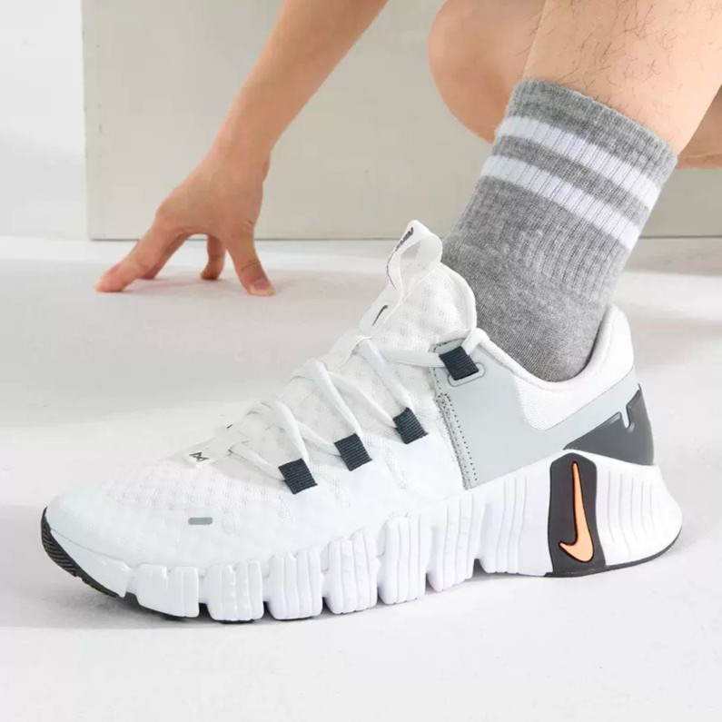 NIKE耐克男鞋跑步鞋FREE METCON 5耐磨透气运动训练鞋DV3949-101