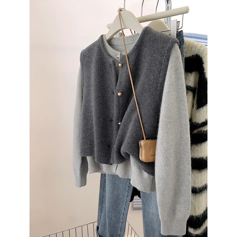 灰色针织马甲背心女秋冬学院风衬衫叠穿外搭坎肩毛衣2023新款上衣
