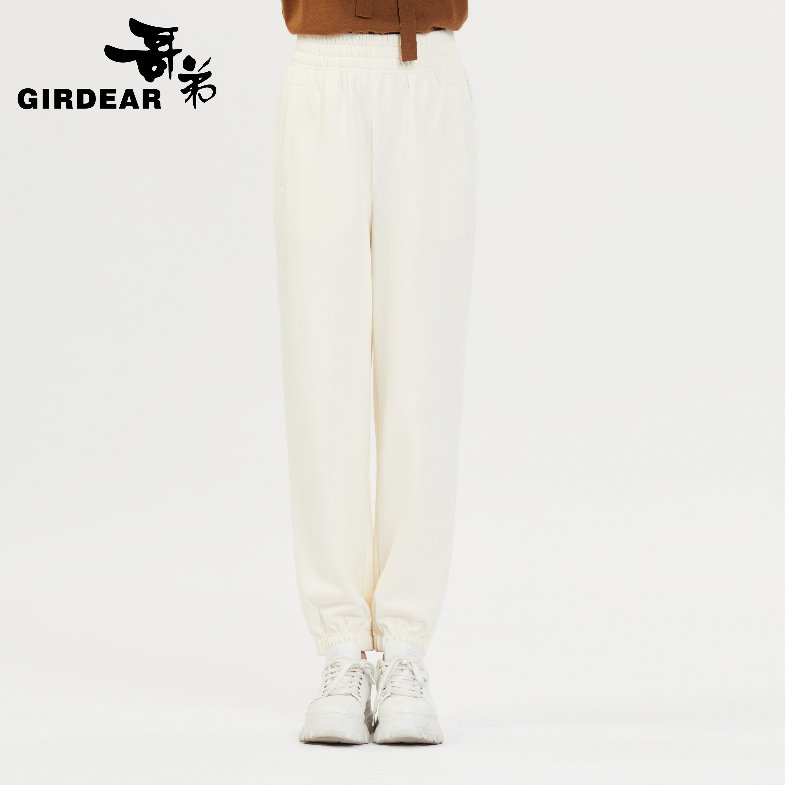 GIRDEAR/哥弟秋季新款纯色宽松运动束脚舒适轻职场卫裤1100407