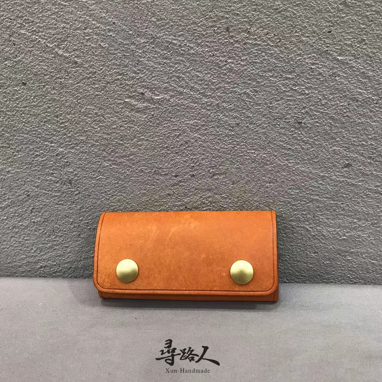 寻路人【预售】【有色差】牛皮简约手工经典多功能按扣钥匙包  20150