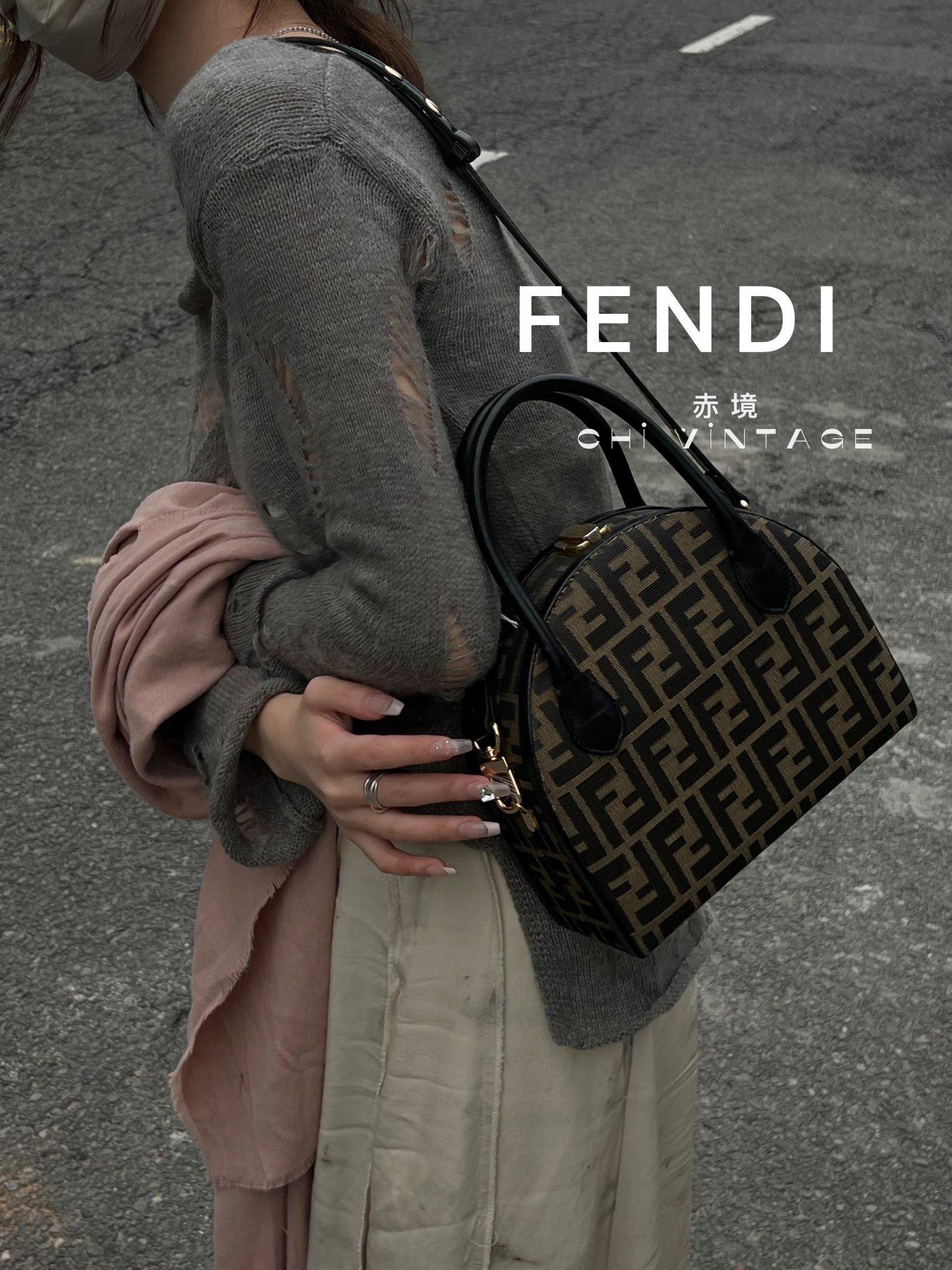 95新 FENDI/芬迪 2341 老花半月手提包时尚复古百搭经典