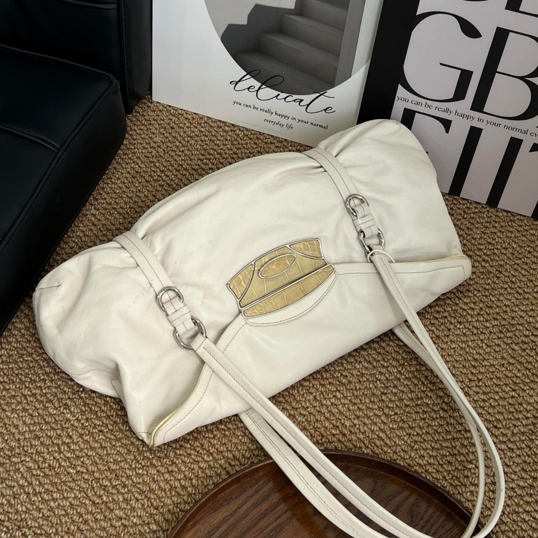 95新 Prada/普拉达 3106 白色皮面特殊皮扣单肩包