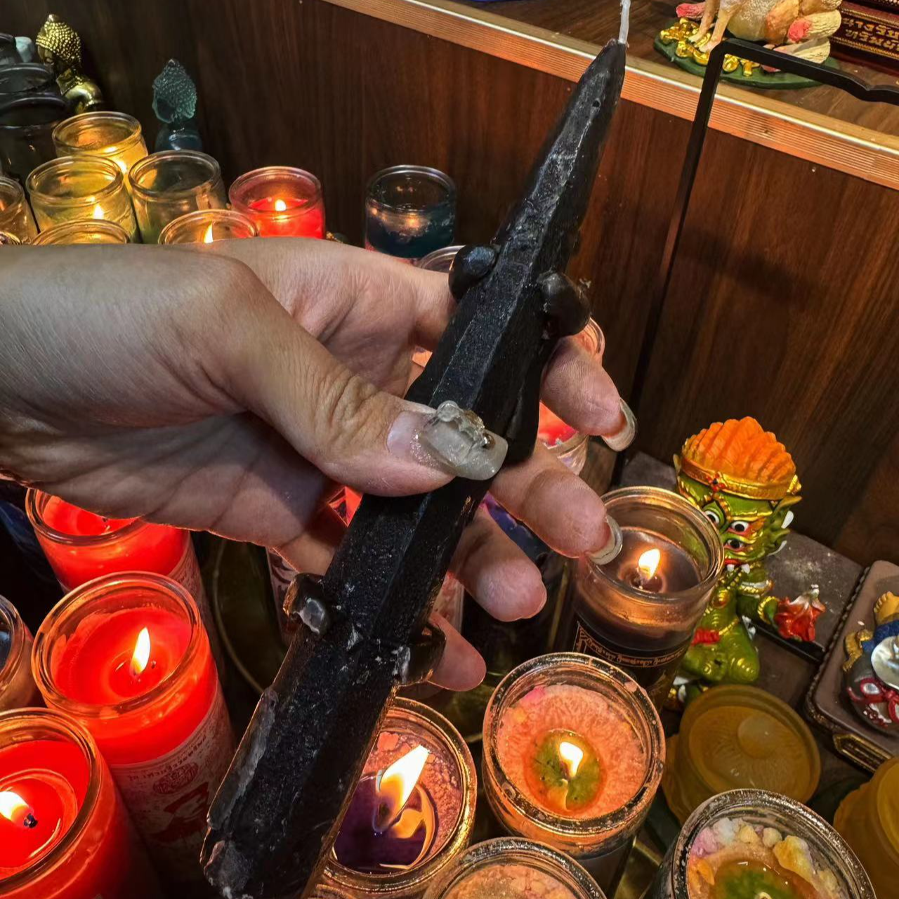 上卫齐齐人欧黑色蜡烛