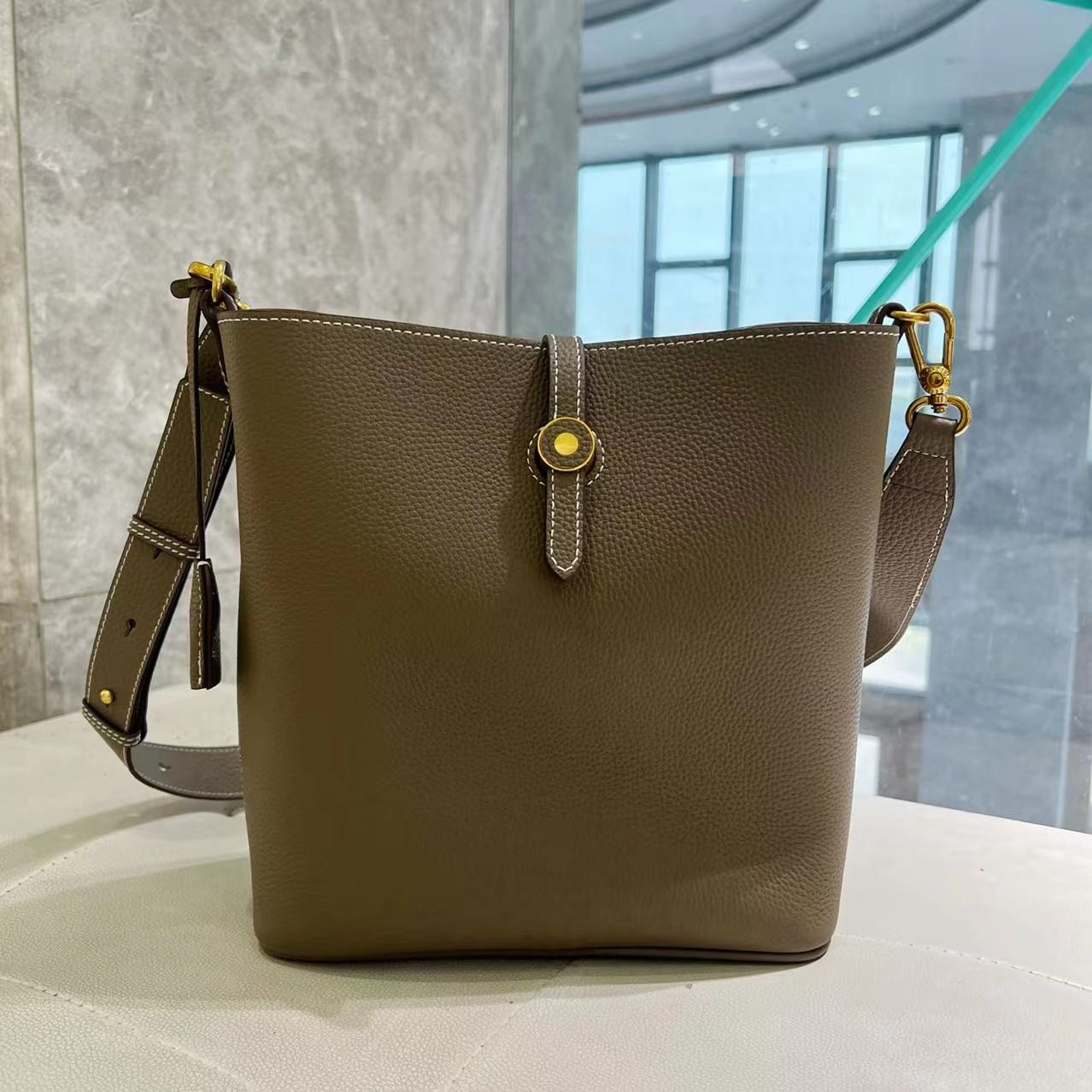 【CEFIRO · CiCi】 新品上新！新款女包 WGG-1FA676-141401 卡其
