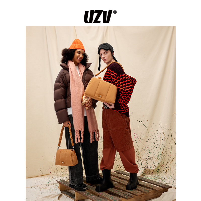 UZV时髦好物充棉斜挎包2023秋冬新款小众设计菱格时尚手提腋下包