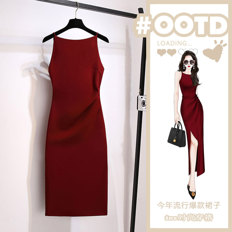 气质女神高级感酒红色吊带连衣裙女夏季2023新款收腰显瘦包臀长裙