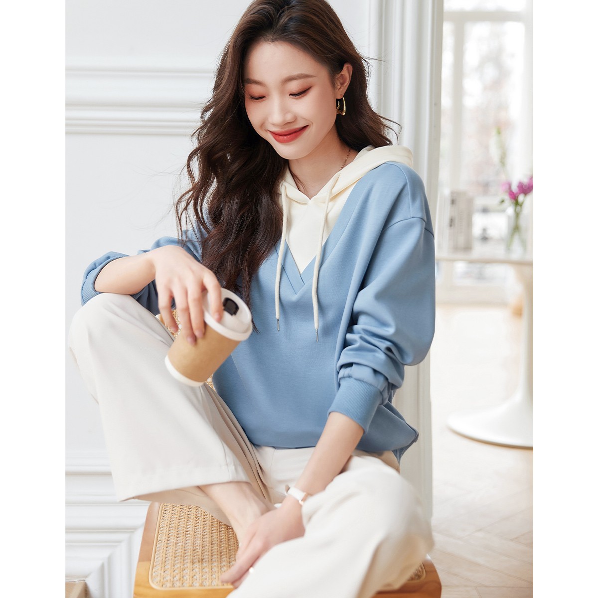 沫晗依美显瘦时尚气质秋冬连帽卫衣优雅简约百搭休闲宽松减龄外套