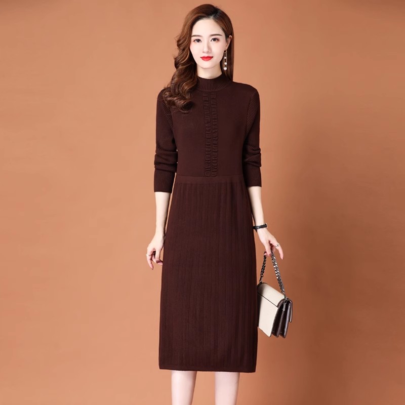 秋冬款连衣裙女长袖高档气质针织毛衣2023高端精致中长款妈妈裙子