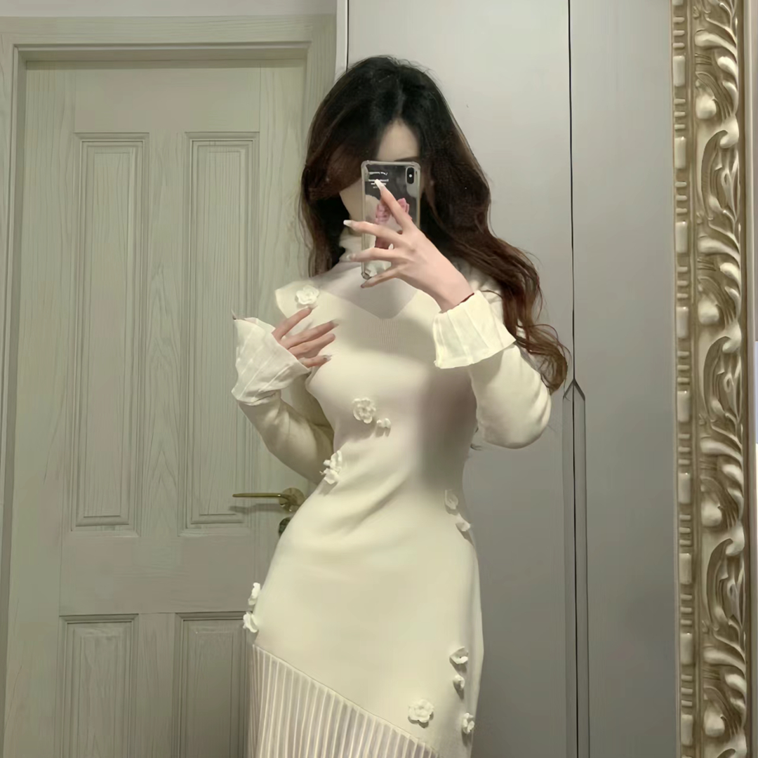 高领白色针织连衣裙女2023秋冬新款手工花朵打底内搭收腰长裙显瘦