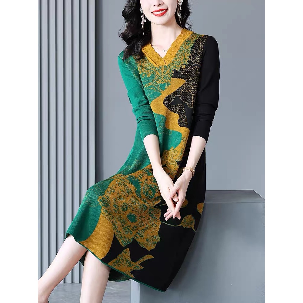 2085 毛衣裙秋冬新款大码高端奢华复古提花针织裙配大衣打底裙