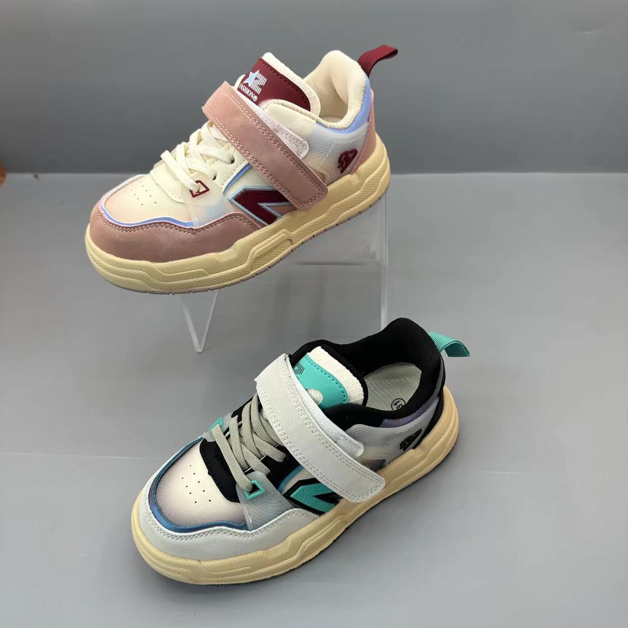 新品魔术贴皮面701儿童鞋休闲贴片底百搭时尚运动板鞋26-37春季