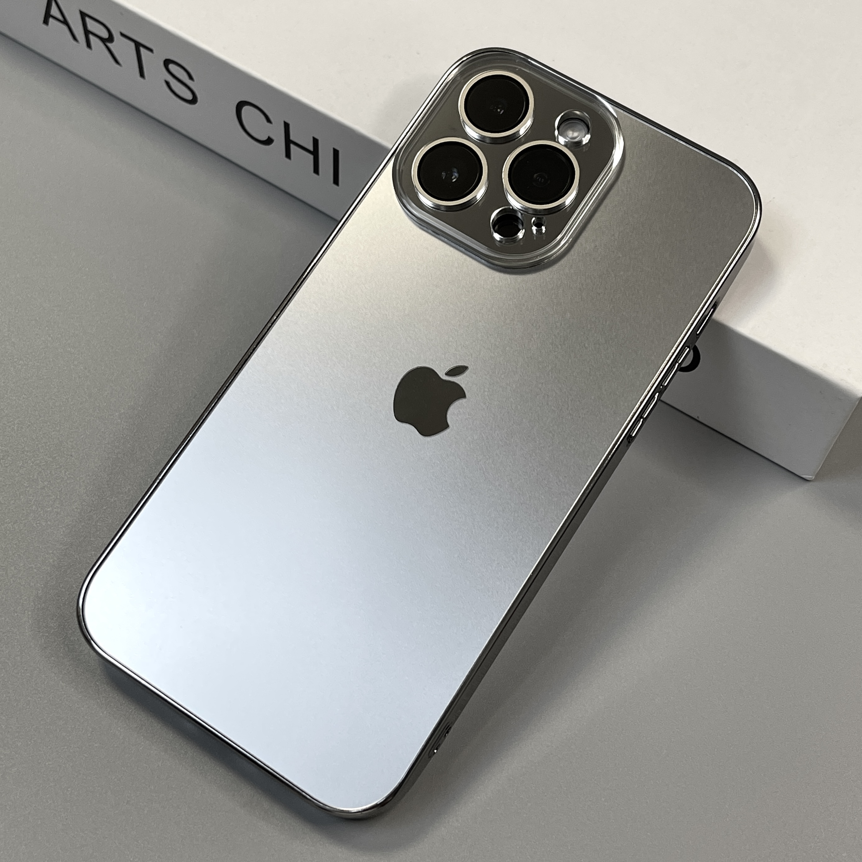 高级感iPhone14promax手机壳苹果15电镀磨砂13Pro防摔带镜头膜12