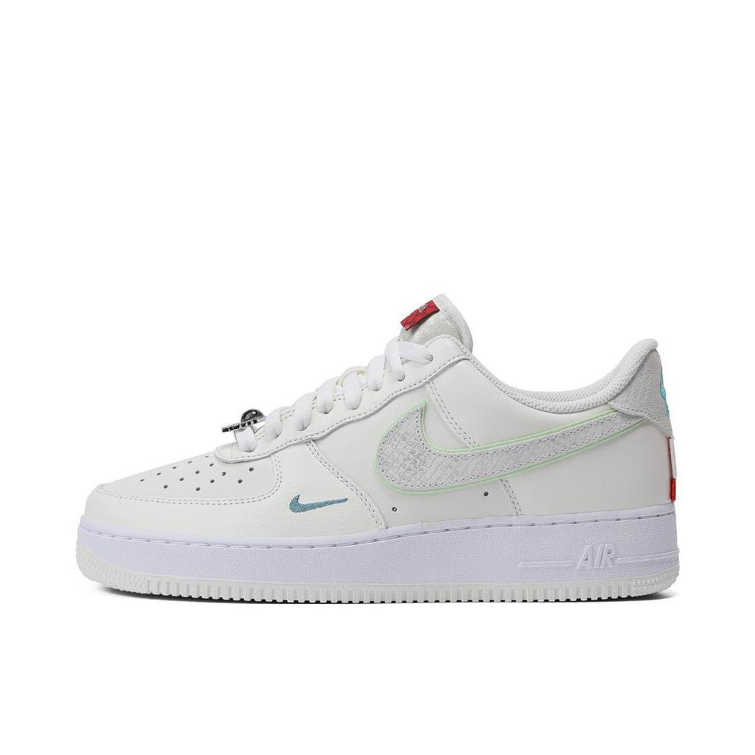 Nike耐克男子经典AIR FORCE 1空军一号龙年款休闲板鞋FZ5052-131