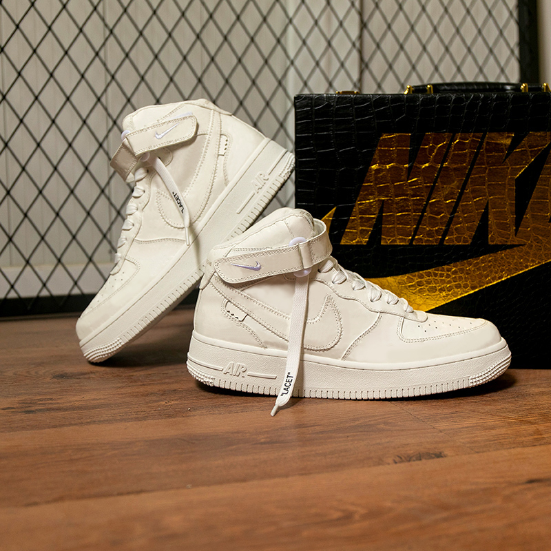 【定制球鞋】Nike耐克A空军一号立体压花走秀签字款情侣纯白高帮鞋