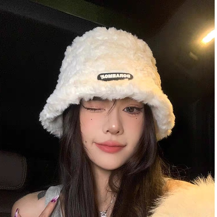白色毛毛渔夫帽子女秋冬2023新款加厚保暖韩版百搭短檐水桶盆帽潮