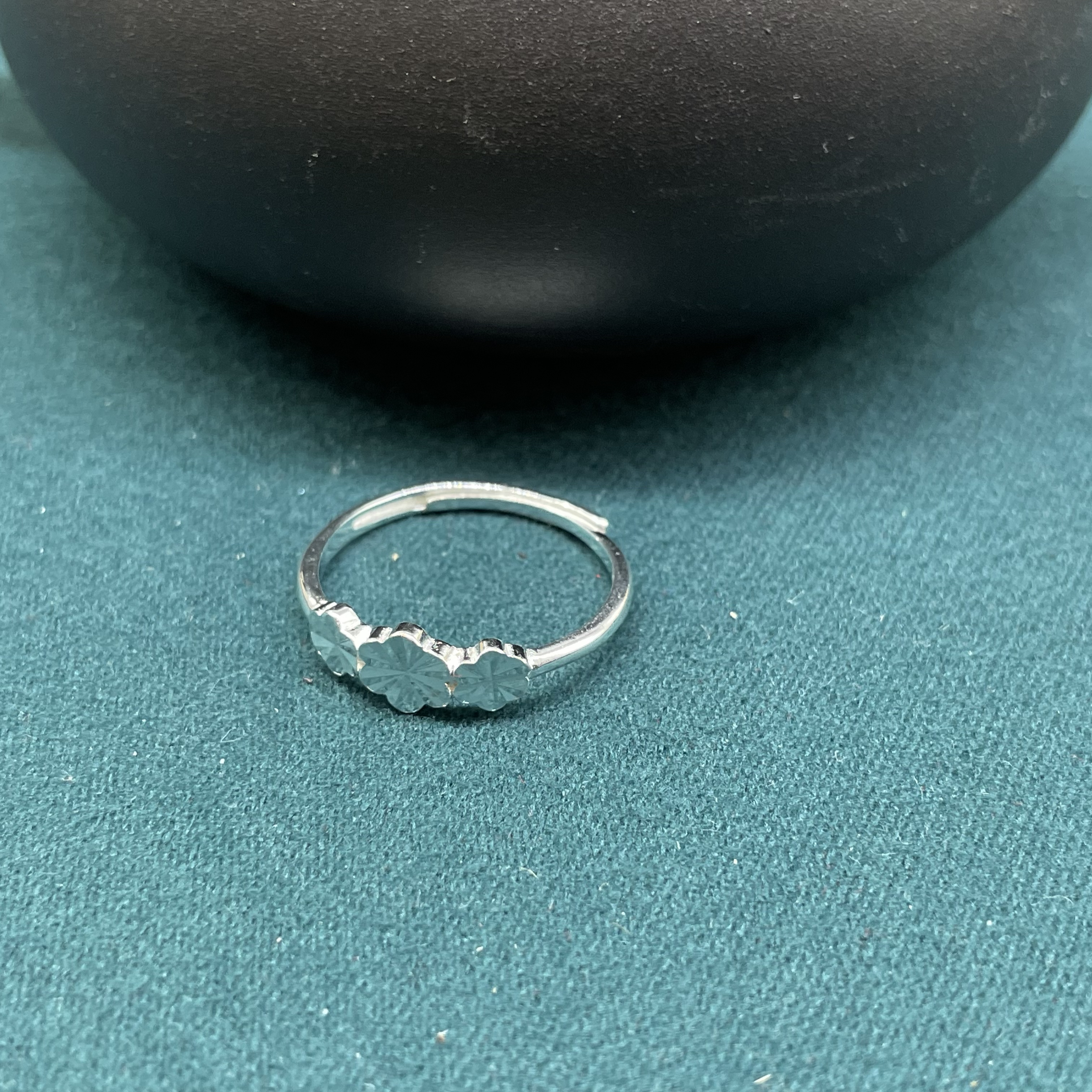 足银银制品 【石三妹专属】简约三花时尚戒指 足银990