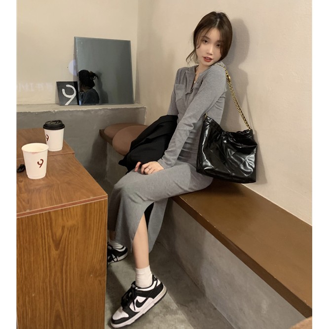 灰色修身连帽连衣裙女秋冬新款韩系显瘦抽褶侧开叉包臀内搭打底裙