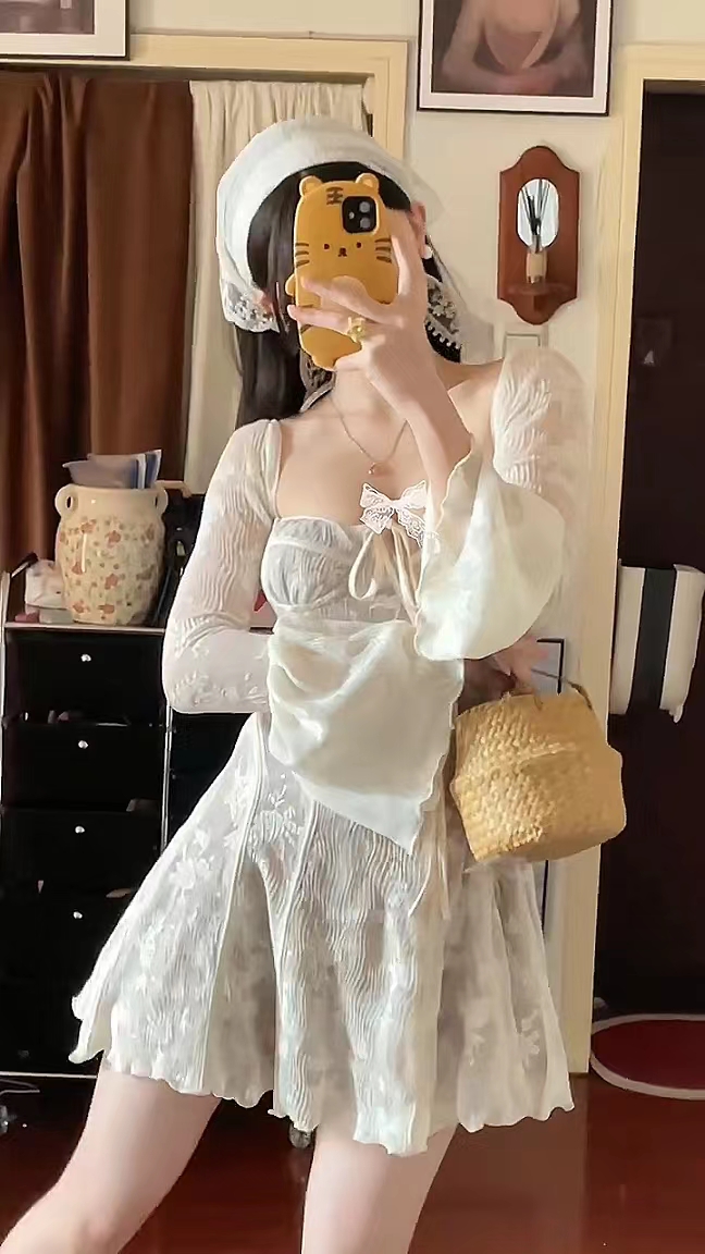 九亿~【纯欲天花板】法式气质蕾丝系带方领连衣裙芭蕾风短裙公主裙