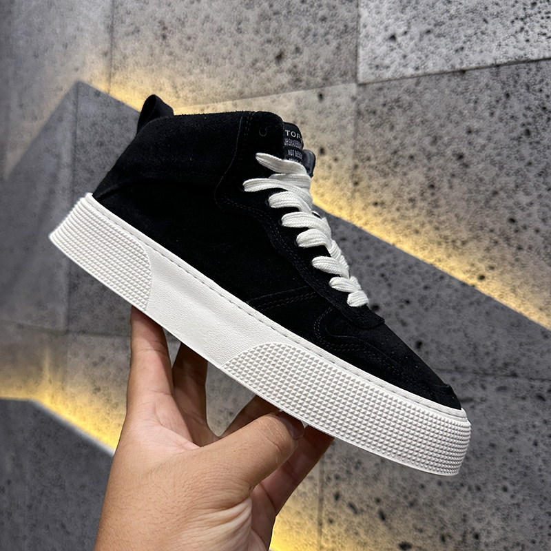 高端轻奢男鞋秋冬新款翻毛皮加绒保暖高帮鞋厚底轻便休闲真皮板鞋