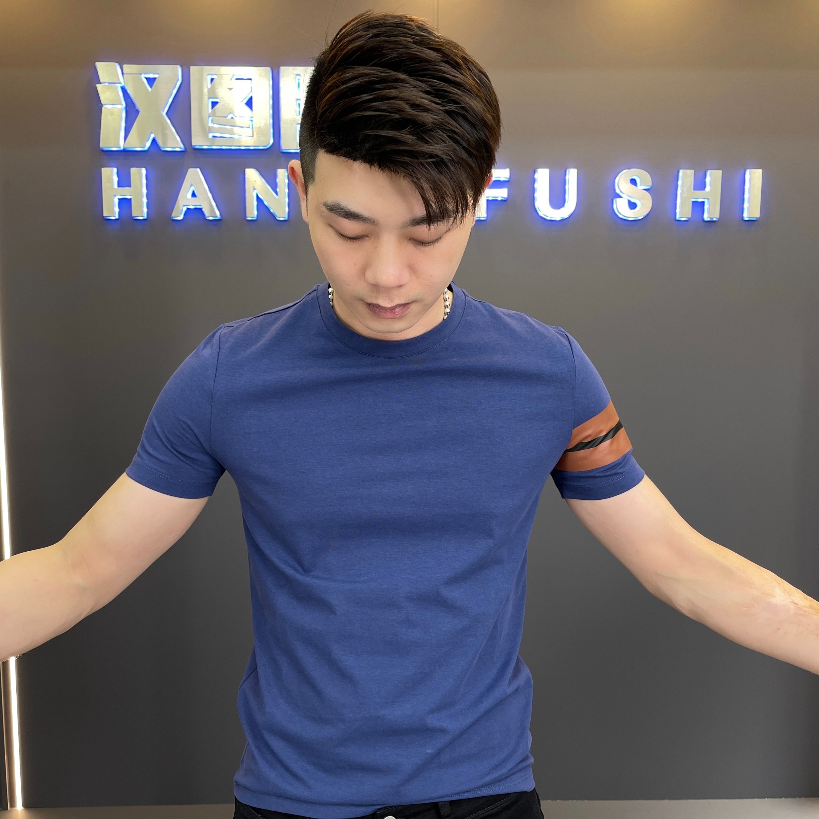 名图服饰夏季新款简约时尚百搭男士修身圆领短袖休闲潮流韩版D273