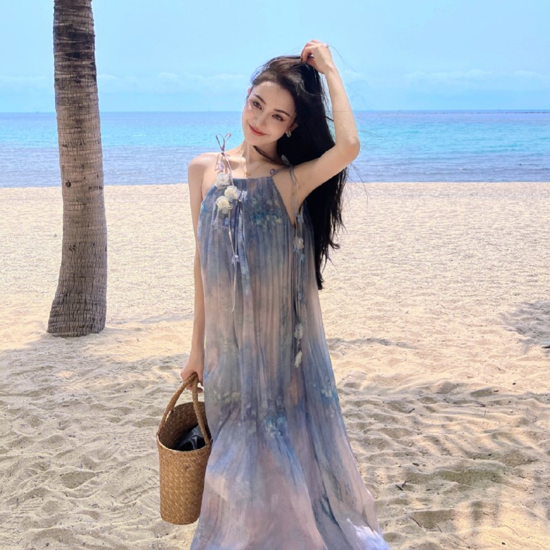 度假风吊带裙大裙摆宽松波西米亚长裙三亚仙气连衣裙拍照沙滩裙夏