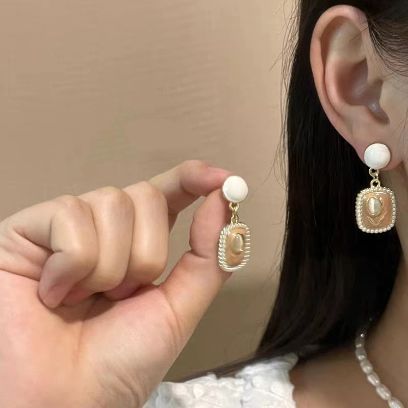 【LT63】新款法式时尚百搭几何方形简约个性耳环E3302-1