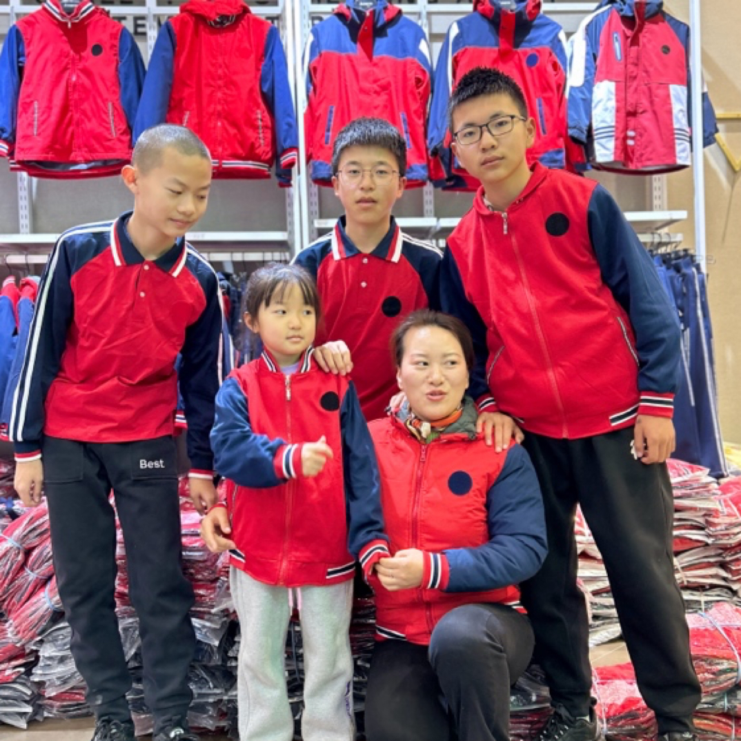 校服以旧换新非会员39.9，周年庆493元换春夏秋3件套