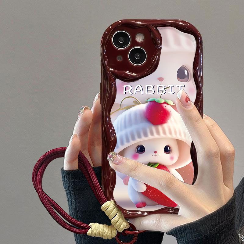 奶油纹挂绳草莓小兔适用华为oppo荣耀vivo苹果13手机壳14酒红15软