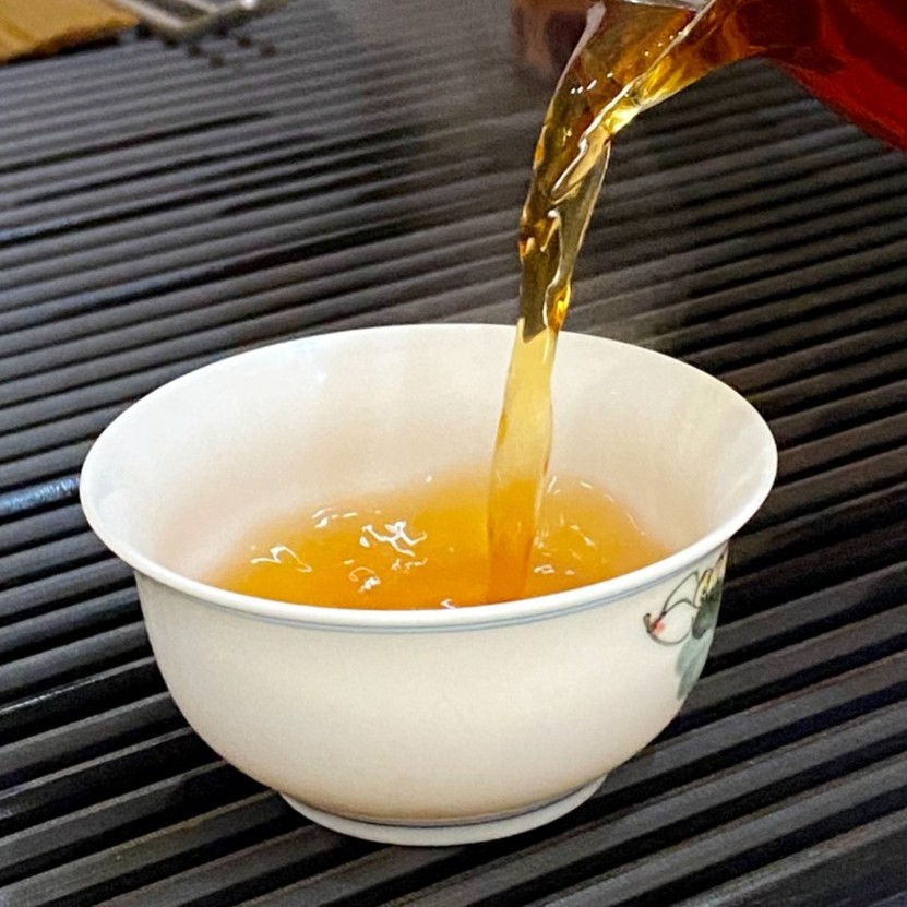 2021年~龙印班章~云南大叶种晒青茶普洱茶生茶357g一饼