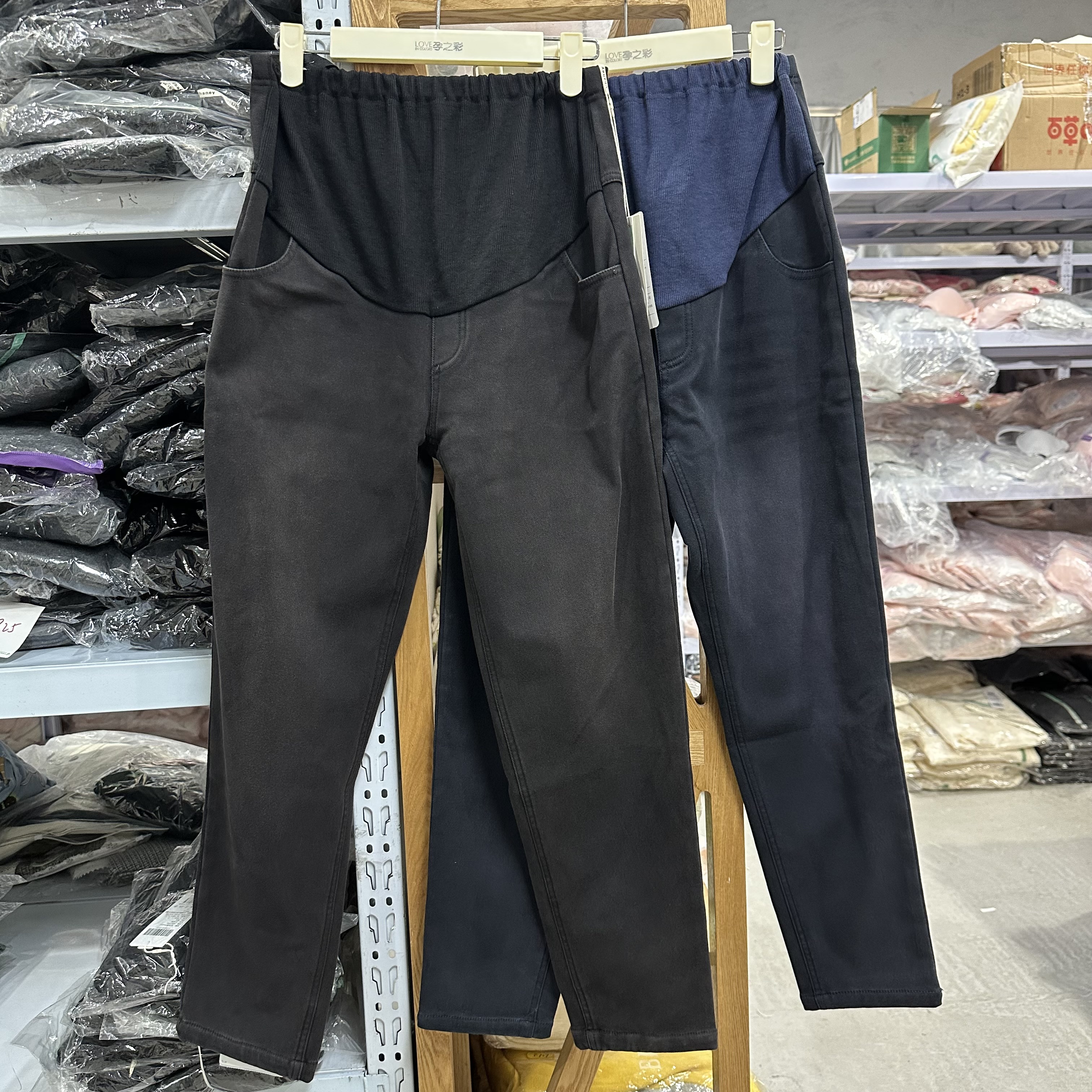 400815孕妇秋冬纯色两色外穿加绒牛仔裤