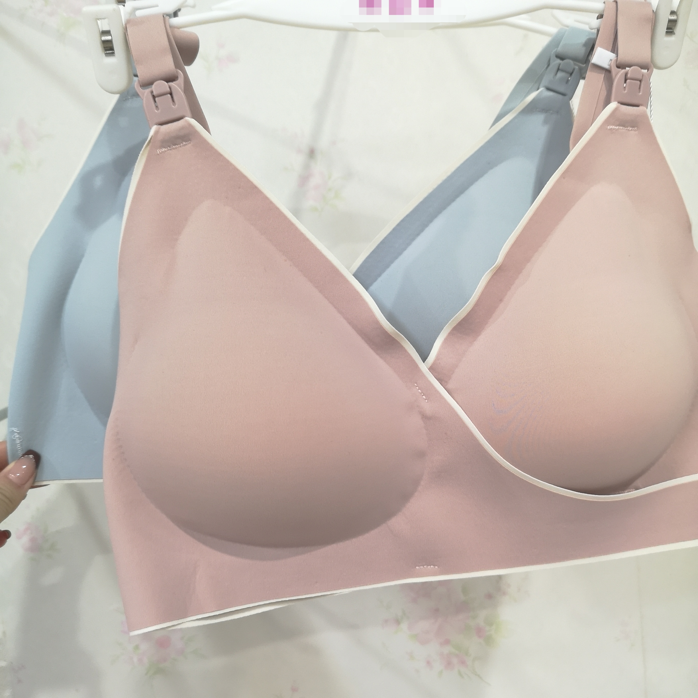 8221010孕妇上开扣哺乳内衣纯色