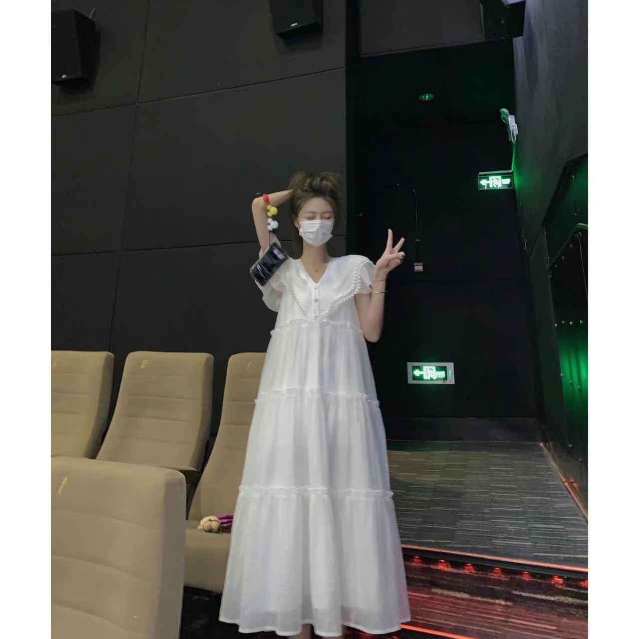 清雅少女 夏日V领连衣裙